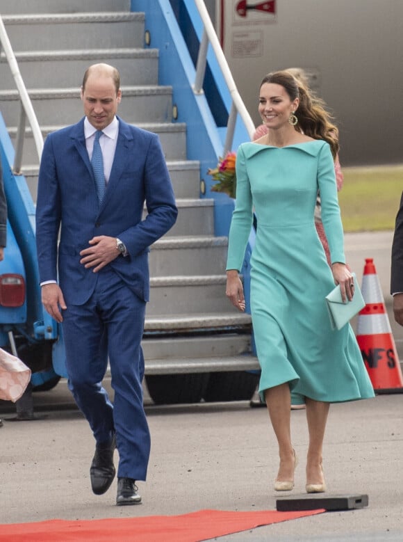 Le prince William, duc de Cambridge, et Catherine (Kate) Middleton, duchesse de Cambridge, arrivent aux Bahamas, dernière tape de leur voyage officiel dans les Caraïbes. Nassau, le 24 mars 2022. 