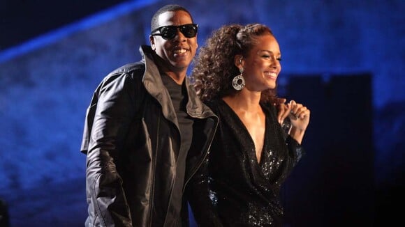 Regardez  Jay-Z, Alicia Keys, Robbie Williams, Cheryl Cole et toutes les stars enflammer les Brit Awards !