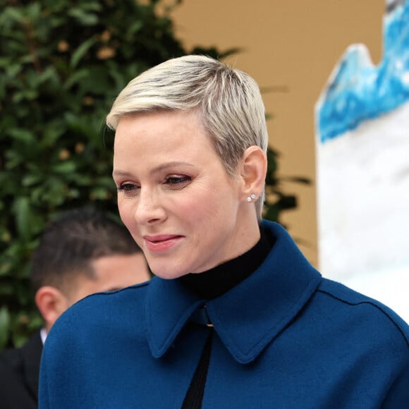 La princesse Charlene de Monaco lors du traditionnel arbre de Noël du palais princier à Monaco le 14 décembre 2022. Le couple princier et leurs enfants ont distribué cadeaux et friandises aux enfants monégasques, dans la cour du Palais. © Claudia Albuquerque / Bestimage 
