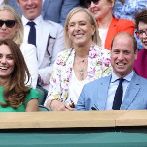 Le prince William, duc de Cambridge, Catherine Kate Middleton, duchesse de Cambridge, Martina Navratilova, Billie Jean King assistent à la finale Dames au tournoi de Wimbledon le 10 juillet 2021 