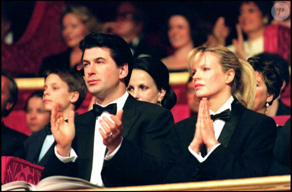 Archives - Alec Baldwin et Kim Basinger lors de la cérémonie des César en 1994.