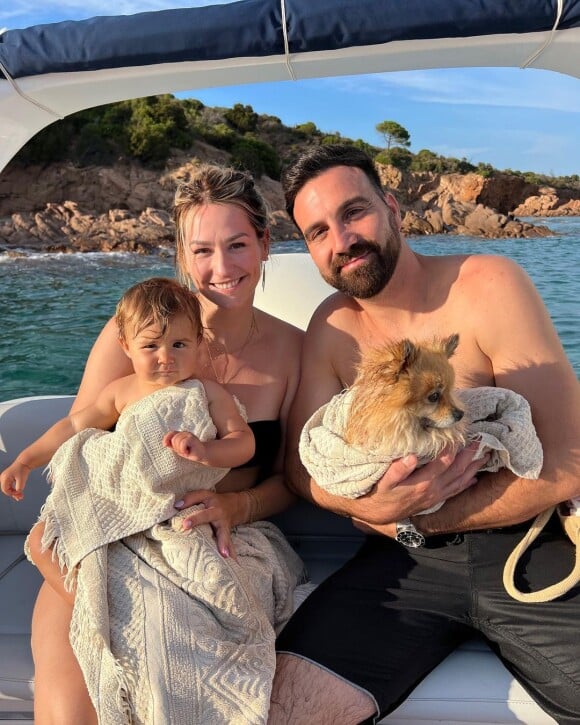 Laure et Matthieu de "Mariés au premier regard" en vacances en Corse avec Lya
