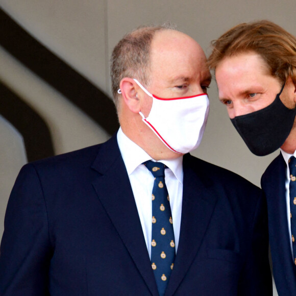 Le prince Albert II de Monaco et Andrea Casiraghi - Podium du 78ème Grand Prix de F1 de Monaco le 23 mai 2021. Bruno Bebert/Bestimage  Podium of the 78th Monaco F1 Grand Prix on May 23, 2021. 