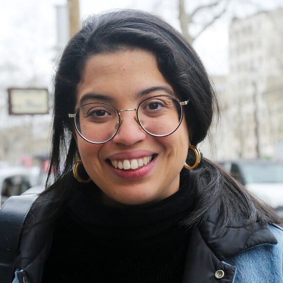Exclusif - Melha Bedia, la soeur de Ramzy, arrive aux studios de la radio RTL à Paris le 12 mars 2020. © Panoramic / Bestimage