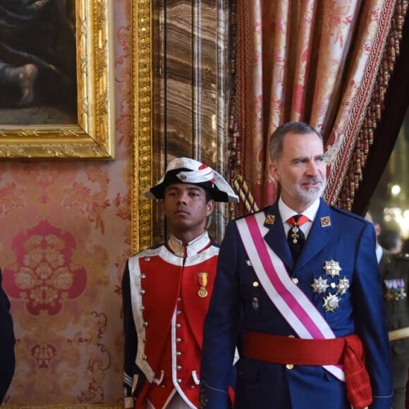 Le roi Felipe VI et la reine Letizia d'Espagne assistent à la célébration de l'Épiphanie (Pascua Militar) au Palais Royal de Madrid, Espagne, le 6 janvier 2023.