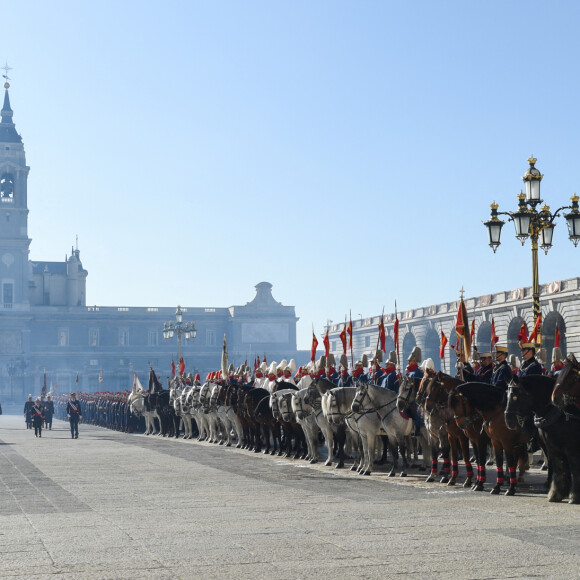 Le roi Felipe VI et la reine Letizia d'Espagne assistent à la célébration de l'Épiphanie (Pascua Militar) au Palais Royal de Madrid, Espagne, le 6 janvier 2023. 