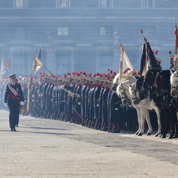 Le roi Felipe VI et la reine Letizia d'Espagne assistent à la célébration de l'Épiphanie (Pascua Militar) au Palais Royal de Madrid, Espagne, le 6 janvier 2023. 