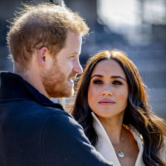 Le prince Harry et Meghan Markle assistent à la finale d'athlétisme, au deuxième jour des Invictus Games à La Haye. 