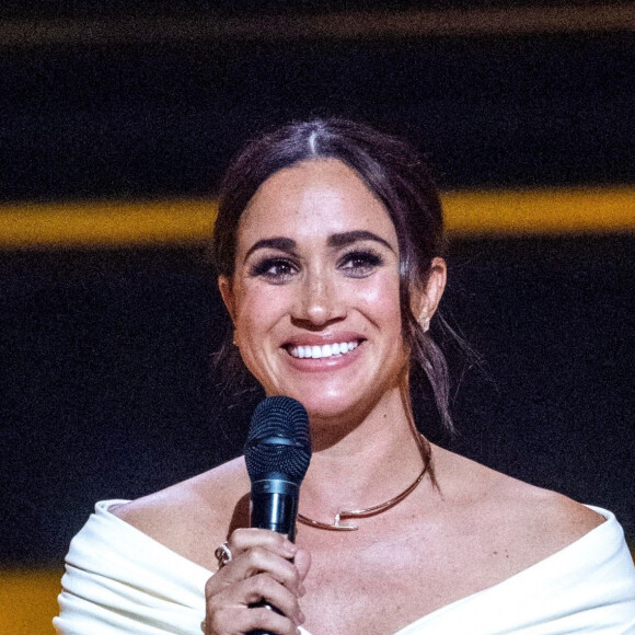 Le prince Harry et Meghan Markle lors de la cérémonie d'ouverture des Invictus Games 2020 à La Haye, le 16 avril 2022. 