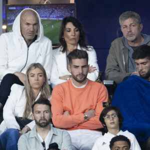 Zinedine Zidane et sa femme Véronique, Luca Zidane et sa compagne Marina, Théo Zidane - Les célébrités assistent à la victoire du Real Madrid face à Liverpool (1-0) en finale de la Ligue des Champions au stade de France, le 28 mai 2022. © Cyril Moreau / Bestimage