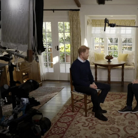 Le prince Harry, duc de Sussex, en interview avec le journaliste Tom Bradby sur la chaine "ITV News". 