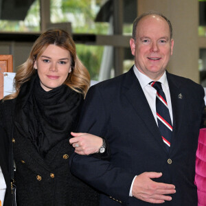 Exclusif - Le prince Albert II de Monaco, sa nièce, Camille Gottlieb, la marraine d'honneur du Téléthon monégasque, guidés par Muriel Agliardi, la présidente de l'association Monaco Maladies Génétiques, ont inauguré la 36ème édition du Téléthon au Grimaldi Forum à Monaco. Le 3 décembre 2022. © Bruno Bebert / Bestimage 