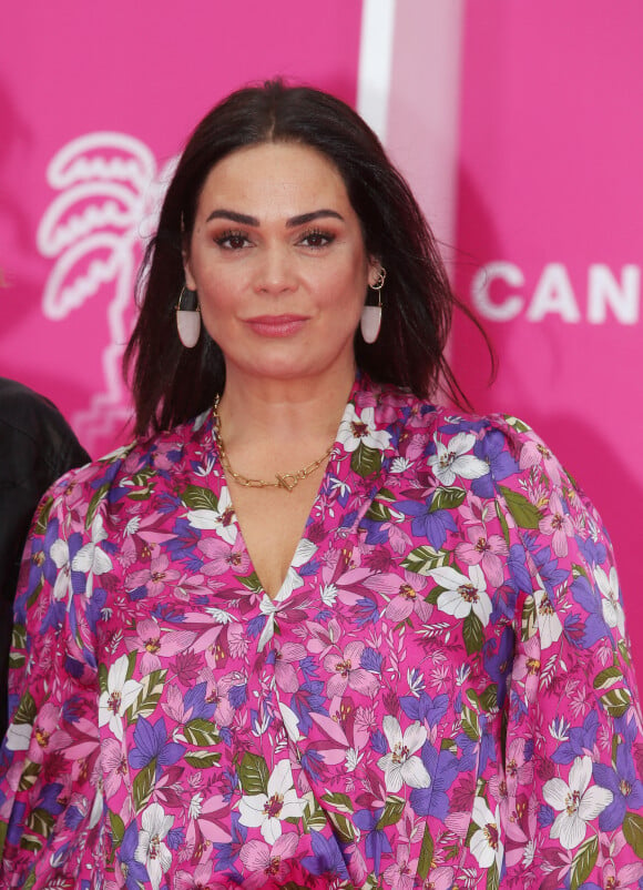 Lola Dewaere au photocall de la cérémonie d'ouverture de la 5ème saison du festival International des Séries "Canneseries" à Cannes, France, le 1er avril 2022. © Denis Guignebourg/BestImage