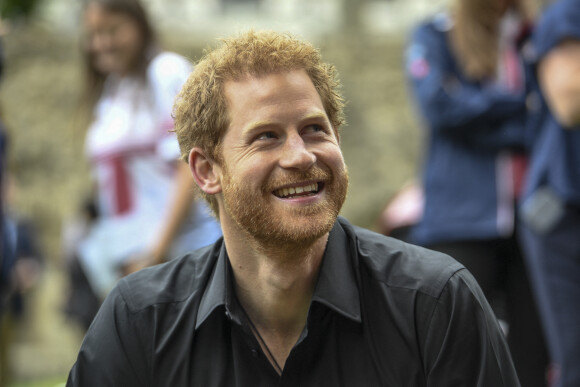 Le prince Harry rencontre l'équipe britannique qui participera aux Invictus Games de Toronto, à Londres le 30 mai 2017. 