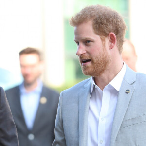 Le prince Harry rencontre le président des jeux Invictus Michael Burns à Toronto le 25 septembre 2017. 