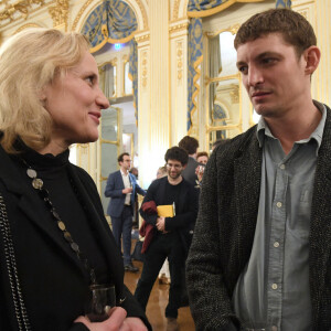 Daniela Elstner, directrice générale de Unifrance, Niels Schneider - Virginie Efira reçoit le French Cinema Award lors d'une cérémonie au ministère de La Culture à Paris le 12 janvier 2023. © Giancarlo Gorassini / Bestimage 