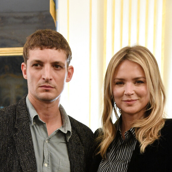 Virginie Efira et son compagnon Niels Schneider - Virginie Efira reçoit le French Cinema Award lors d'une cérémonie au ministère de La Culture à Paris le 12 janvier 2023. © Giancarlo Gorassini / Bestimage 