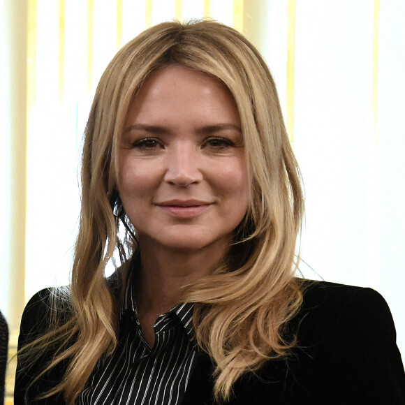 Virginie Efira - Virginie Efira reçoit le French Cinema Award lors d'une cérémonie au ministère de La Culture à Paris © Giancarlo Gorassini / Bestimage 