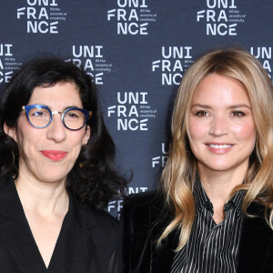 Rima Abdul Malak, ministre de la Culture et Virginie Efira - Virginie Efira reçoit le French Cinema Award lors d'une cérémonie au ministère de La Culture à Paris le 12 janvier 2023. © Giancarlo Gorassini / Bestimage 