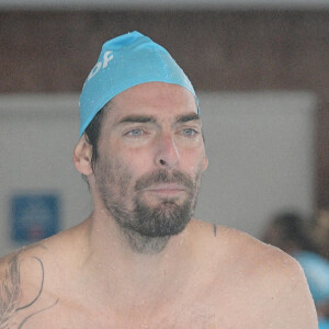 Exclusif - Tatiana Silva et Camille Lacourt participent au Défi de l'Eau au profit de l'Unicef à la Piscine de Vanves le 15 octobre 2022. Tatiana Silva, ambassadrice de l'UNICEF France depuis 2018 et le quintuple champion du monde, Camille Lacourt à la piscine de Vanves à la rencontre d'une centaine d'enfants pour participer à plusieurs activités autour de l'eau dans le but de récolter un maximum de don pour Madagascar. Ce rassemblement sera l'occasion pour nos deux ambassadeurs de nager le premier kilomètre d'un défi collectif digital organisé sur Swimming Heroes, l'application officielle de la FFN. Ce défi verra s'affronter la Team Tatiana et la Team Camille du 15 octobre au 15 novembre dans l'objectif de nager le plus de kilomètres en équipe sur un mois pour débloquer des fonds en faveur des enfants de Madagascar. " Mon métier et mon implication auprès de l'UNICEF m'ont permis de me rendre compte des conséquences du dérèglement climatique et du manque d'accès à l'eau potable des populations vulnérables. Je suis honorée d'être marraine du Défi de l'Eau et d'ainsi poursuivre mon implication dans les programmes WASH que l'UNICEF déploie à Madagascar ", explique la nouvelle marraine du Défi de l'Eau, Tatiana Silva. En effet, dans le cadre d'une mission avec l'UNICEF, Tatiana Silva s'était rendue à Madagascar en 2018 pour rencontrer les enfants menacés par le changement climatique. La présentatrice météo poursuit ainsi son engagement pour sensibiliser le public français aux effets liés au changement climatique et à la menace qu'ils représentent pour les enfants vulnérables. De son côté, Camille Lacourt, après s'être rendu en Haïti en 2018 pour témoigner des difficultés rencontrées dans le pays mais aussi des progrès qui ont pu être réalisés grâce au partenariat de la FFN avec l'UNICEF France, sera pour la huitième fois consécutive parrain de cet événement solidaire. © Giancarlo Gorassini / Bestimage