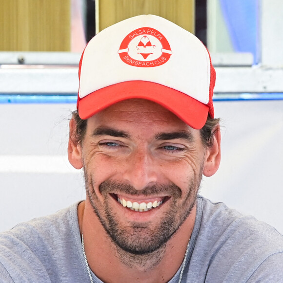 Camille Lacourt - Lancement du programme estival "Savoir nager" à la piscine de Villetaneuse. © Federico Pestellini / Panoramic / Bestimage