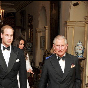 Le prince William, le prince Charles à Clarence House avant de se rendre à la sorée de mariage à Buckingham Palace le 29 avril 2011