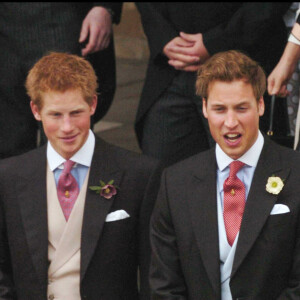 Le prince Harry et le prince William - Mariage du roi Charles III et de Camilla Parker-Bowles le 9 avril 2005