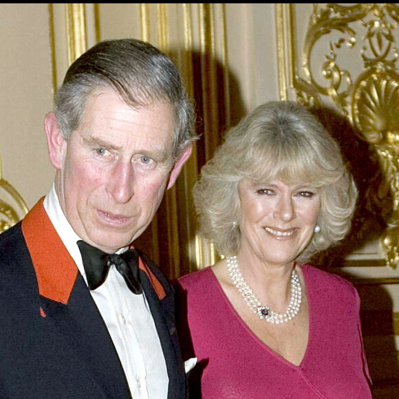 Charles et Camilla assistent à un dîner au château de Windsor le jour de l'annonce officielle de leur mariage le 10 février 2005