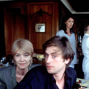 Françoise Hardy et Thomas Dutronc, les amis d'Henri Salvador à la Tour d'argent le 20 mai 2001