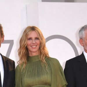 Vincent Lindon, Sandrine Kiberlain et le réalisateur Stéphane Brizé - Première de "Un autre monde" lors du festival international du film de Venise (La Mostra), le 10 septembre 2021.