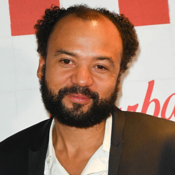 Fabrice Éboué à la première du film "Barbaque" au cinéma Pathé Wepler à Paris, le 19 octobre 2021. © Guirec Coadic/Bestimage