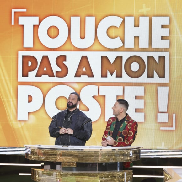 Exclusif - Cyril Hanouna, Sasha Elbaz - Sur le plateau de l'émission TPMP (Touche Pas à Mon Poste) présentée en direct par C.Hanouna et diffusée sur C8 - Paris le 12/01/2023 - © Jack Tribeca / Bestimage 