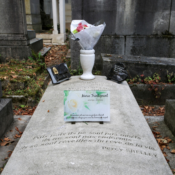 Info - Marie Trintignant aurait eu 60 ans le 21 janvier. Sa mère Nadine lui rend hommage dans un documentaire sur Arte - Marie Trintignant (actrice) - Illustration des tombes des personnalités célèbres au cimetière du Père Lachaise à Paris © Céline Bonnarde / Bestimage 