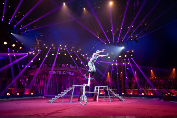 Wesley Williams (unicycle) - 45ème Festival International du Cirque de Monte Carlo sous le chapiteau Fontvieille à Monaco le 20 janvier 2023. © Olivier Huitel/Pool/Bestimage 