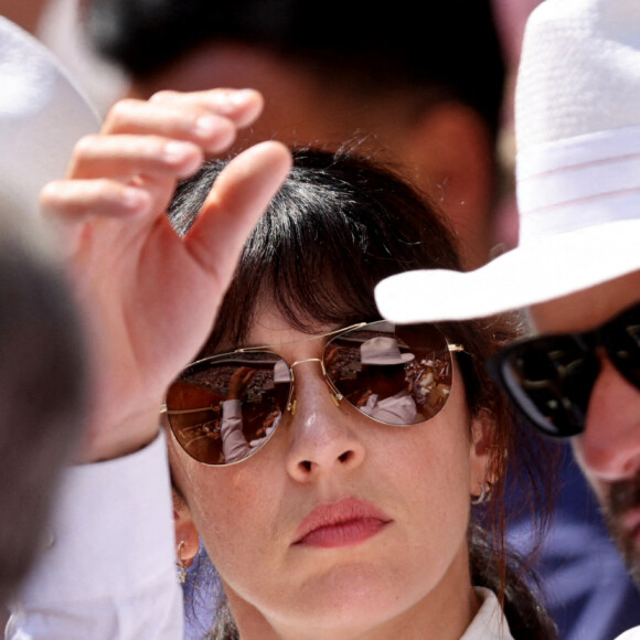 Nolwenn Leroy et son compagnon Arnaud Clément dans les tribunes lors des Internationaux de France de Tennis de Roland Garros 2022. Paris, le 5 juin 2022. © Dominique Jacovides/Bestimage 