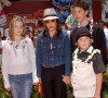 Lisa Marie Presley avec Riley Keough, Benjamin Keough et Navarone Garibaldi en 2002