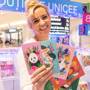 Elodie Gossuin (Miss France 2001) au stand UNICEF du centre commercial Westfield Les 4 Temps du quartier d'affaires de la Défense à Puteaux, France, le 9 décembre 2022. © Baptiste Autissier/Panoramic/Bestimage