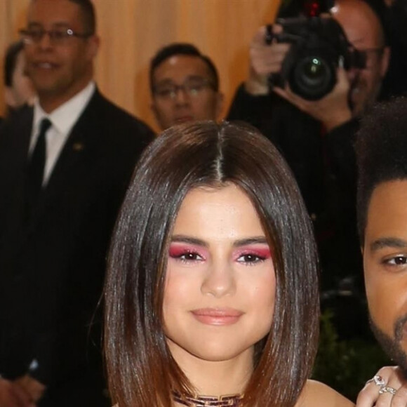 Selena Gomez et The Weeknd arrivent au MET 2017 Costume Institute Gala sur le thème de "Rei Kawakubo/Comme des Garçons: Art Of The In-Between" à New York, le 1er mai 2017. 