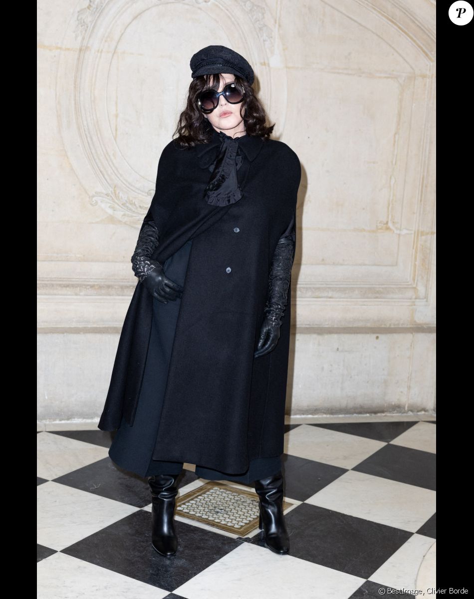 Isabelle Adjani - Photocall au défilé de mode Haute-Couture Christian Dior au musée Rodin lors de la Fashion Week Printemps-été 2023 de Paris, France, le 23 janvier 2023. © Olivier Borde/Bestimage