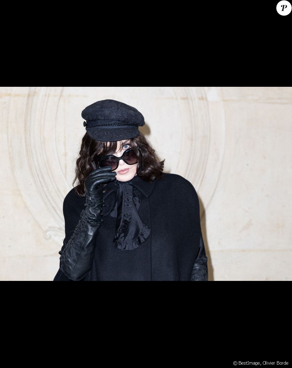 Isabelle Adjani - Photocall au défilé de mode Haute-Couture Christian Dior au musée Rodin lors de la Fashion Week Printemps-été 2023 de Paris, France, le 23 janvier 2023. © Olivier Borde/Bestimage