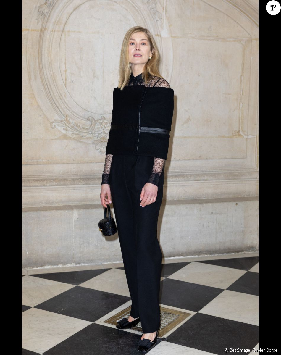 Rosamund Pike - Photocall au défilé de mode Haute-Couture Christian Dior au musée Rodin lors de la Fashion Week Printemps-été 2023 de Paris, France, le 23 janvier 2023. © Olivier Borde/Bestimage