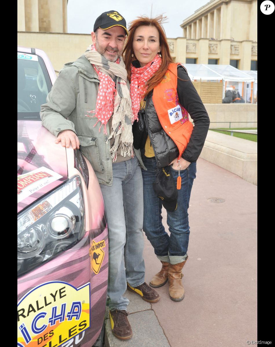 Bruno Solo et sa femme Veronique Clochepin - Presentation du Rallye Aïcha des Gazelles du Maroc 2013 sur la place du Trocadero a Paris le 16 mars 2013.
