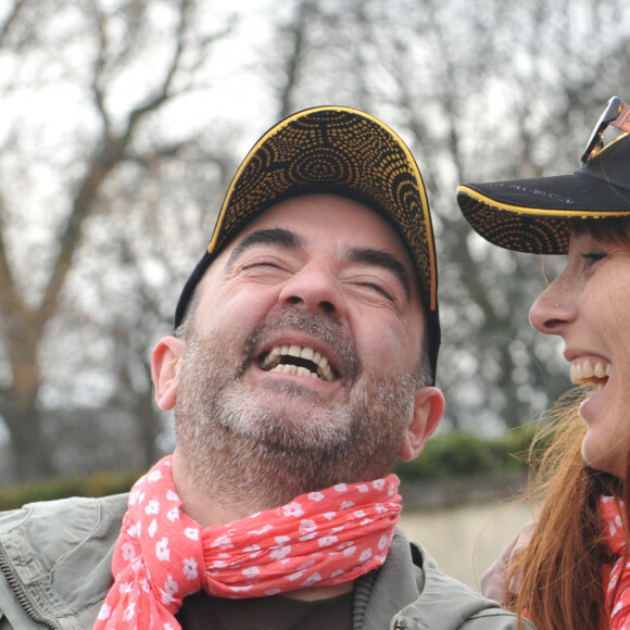 Bruno Solo et sa femme Veronique Clochepin - Presentation du Rallye Aïcha des Gazelles du Maroc 2013 sur la place du Trocadero a Paris le 16 mars 2013. 