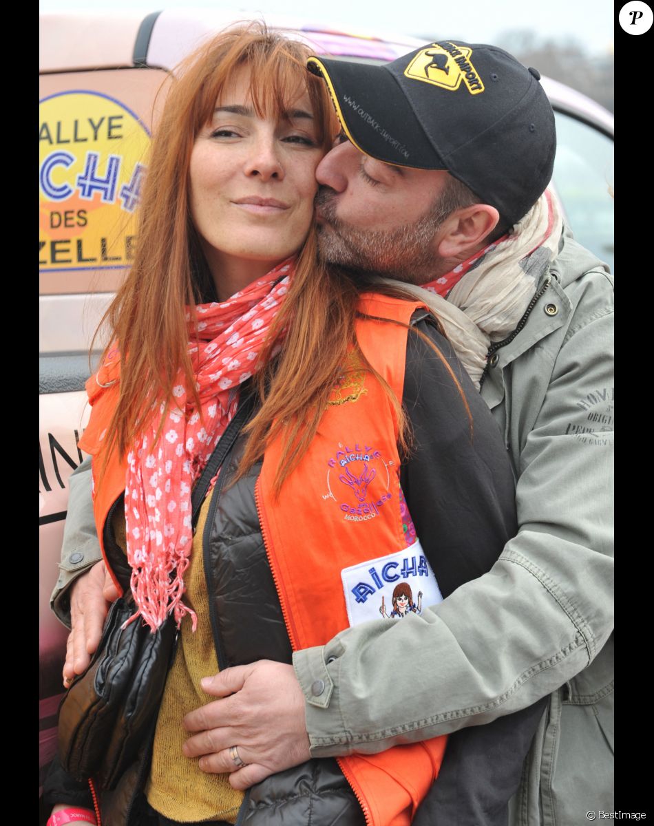 Bruno Solo et sa femme Veronique Clochepin - Presentation du Rallye Aïcha des Gazelles du Maroc 2013 sur la place du Trocadero a Paris le 16 mars 2013.