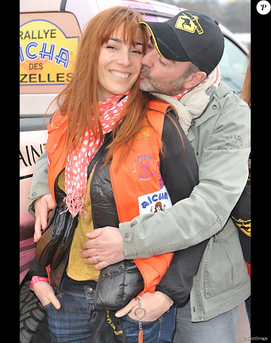 Bruno Solo et sa femme Veronique Clochepin - Presentation du Rallye Aïcha des Gazelles du Maroc 2013 sur la place du Trocadero a Paris le 16 mars 2013.