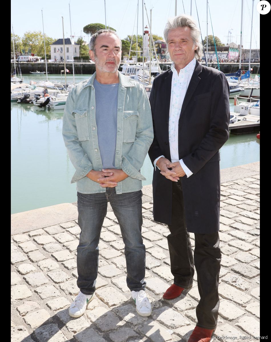 Bruno Solo et Yvan Le Bolloc'h au photocall de la série "Camera café" lors de la 24ème édition du Festival de la Fiction TV de La Rochelle, France, le 17 septembre 2022. © Patrick bernard/Bestimage