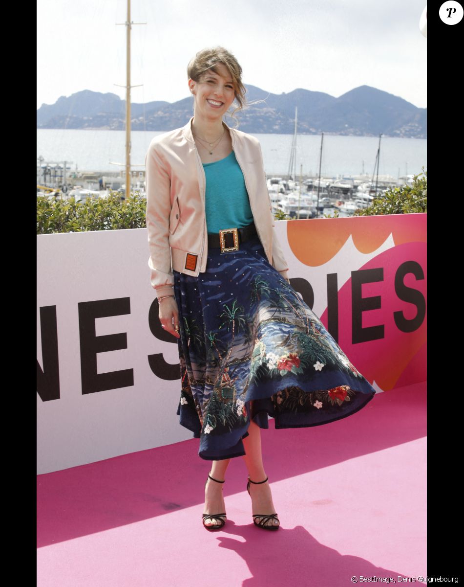 Léa François au photocall de la série "Plus belle la vie" lors de la 5ème saison du festival International des Séries "Canneseries" à Cannes, France, le 2 avril 2022. © Denis Guignebourg/Bestimage