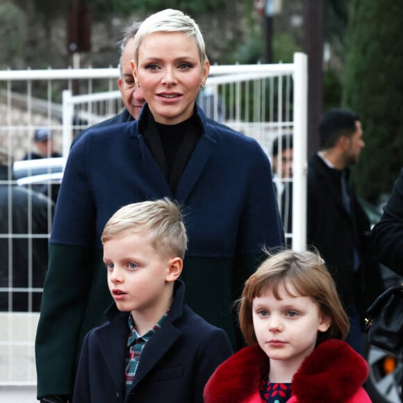 La princesse Charlene de Monaco, et ses enfants le prince Jacques et la princesse Gabriella lors de l'inauguration du marché de Noël à Monaco. Le 2 décembre 2022. © Claudia Albuquerque / Bestimage 