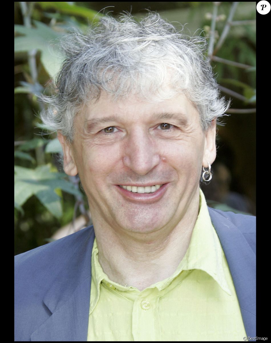 Info du 25/01/2023 (Roger Louret célèbre producteur de spectacle et créateur de la troupe des Baladins en Agenais s'est éteint à l'âge de 72 ans, emporté par une maladie foudroyante. ) -