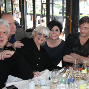 Exclusif - Prix Spécial - Roger Louret, Olivier Claverie, Catherine Lara, Liane Foly, Pierre Palmade et Muriel Robin lors du déjeuner d'anniversaire de Pierre Palmade au restaurant Le Fouquet's à Paris, le 30 mars 2015. Pierre Palmade a eu 47 ans le 23 mars dernier. 